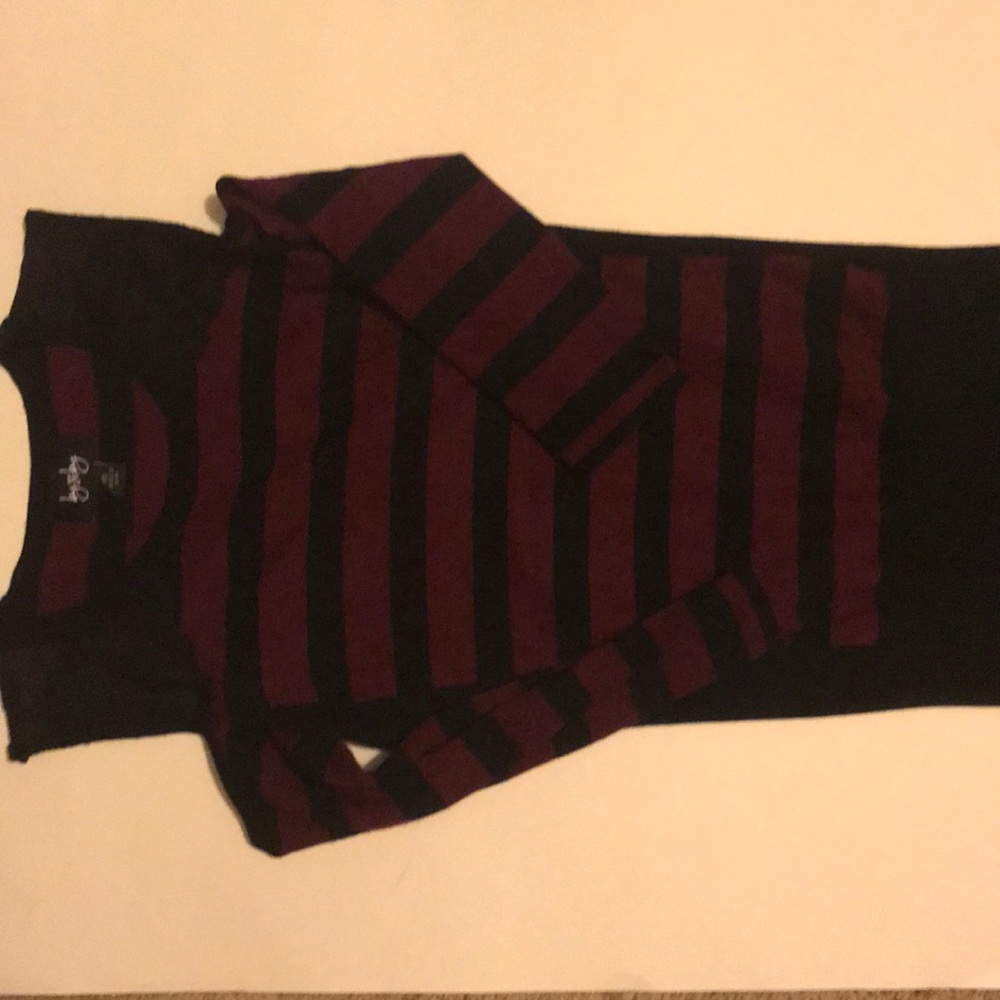 By&By cold shoulder maroon striped shirt XS